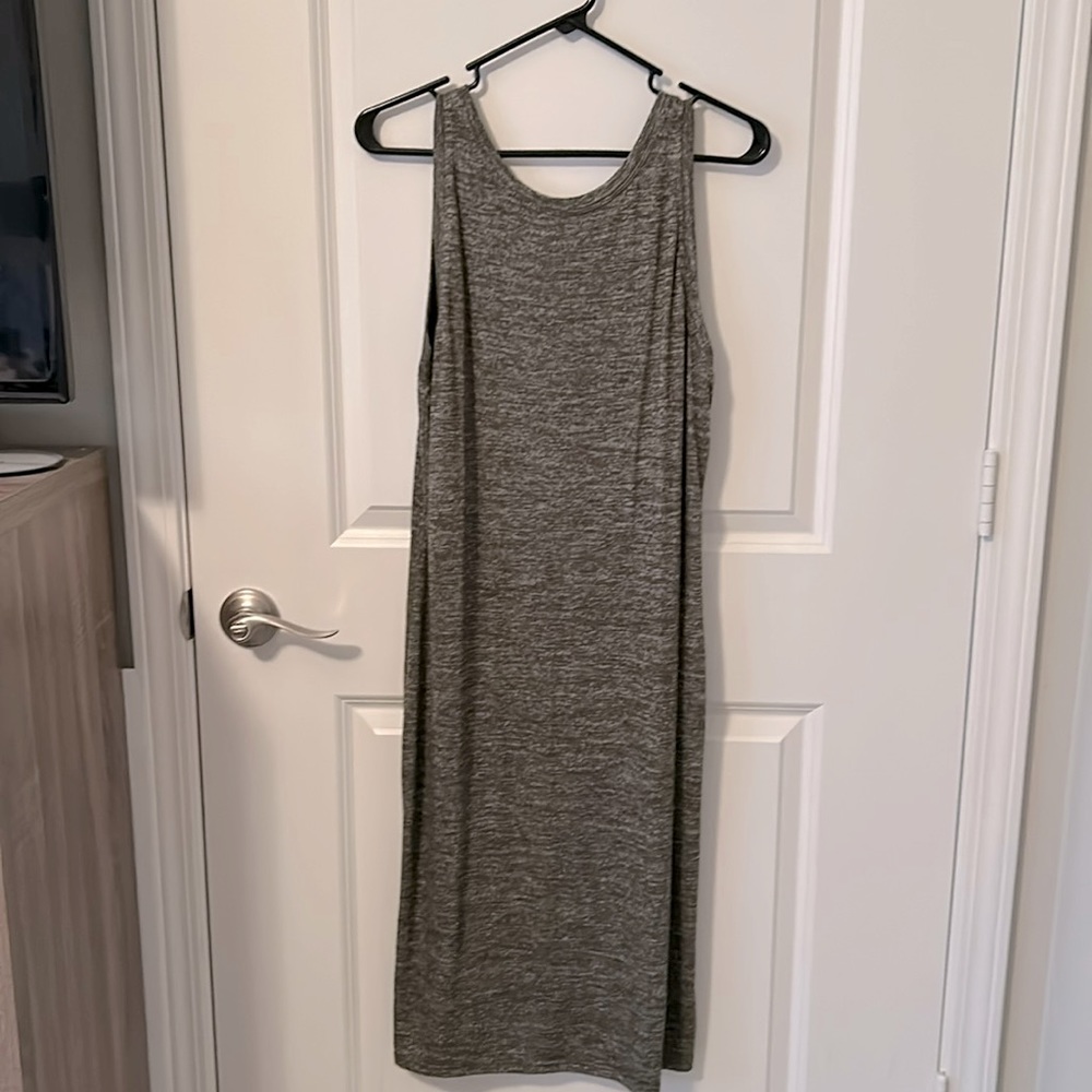 Gap heathered olive green straight thin sweater dress scoop back size M.